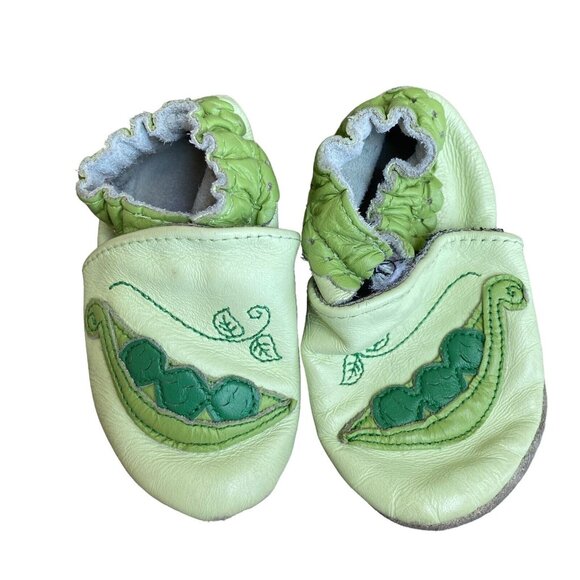 Robeez Soft Soles Size 6-12 months Leather Shoes Slippers Unisex Peas in Pod - Picture 1 of 6